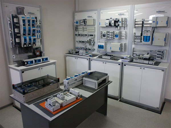 Экспозиция оборудования Wöhner